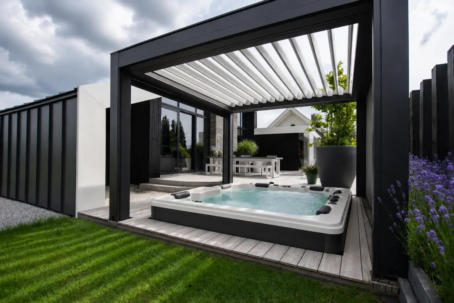 Terrasoverkapping met lamellen boven jacuzzi | Artino